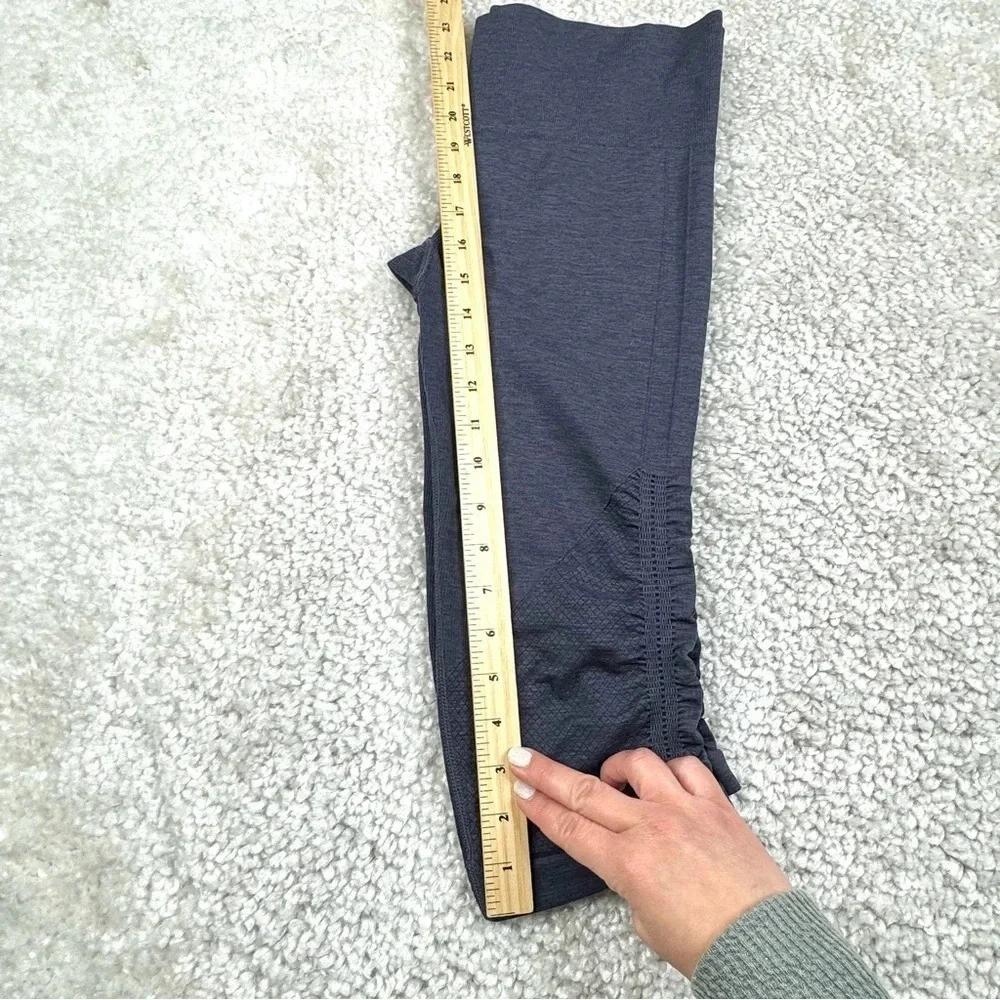 Lululemon In The Flow Crop. Ruched Cinched Legs. Heathered Deep Navy. Size 8